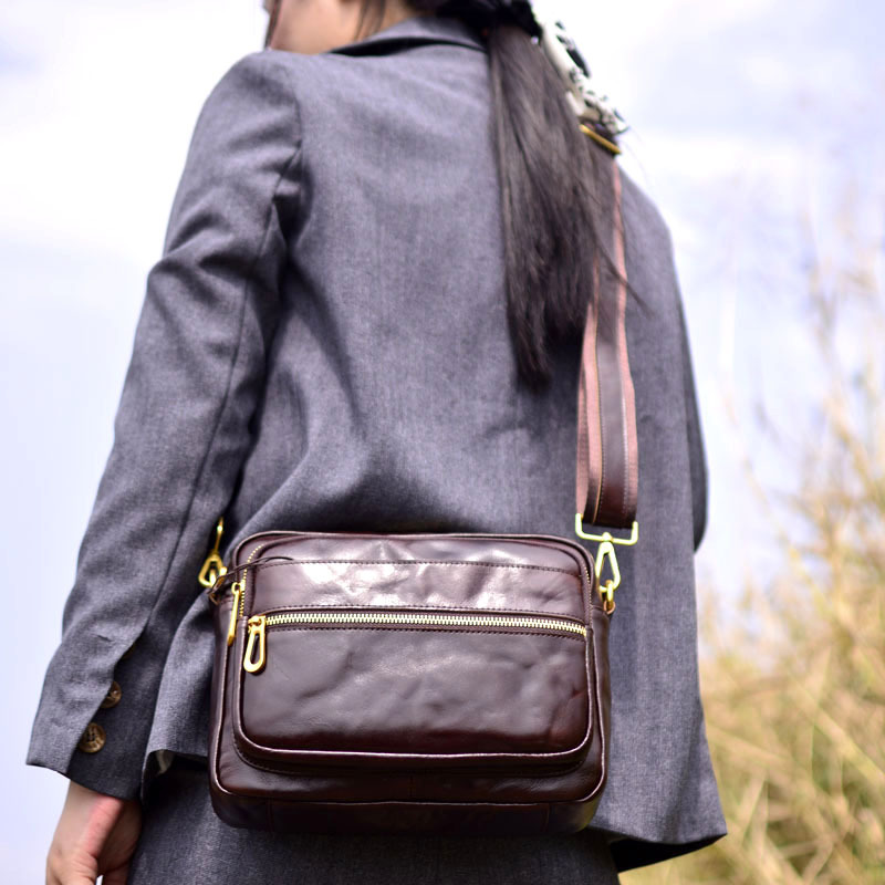 AETOO Leren damestas koeienhui - Leatherwork Rivets recensie en prijs