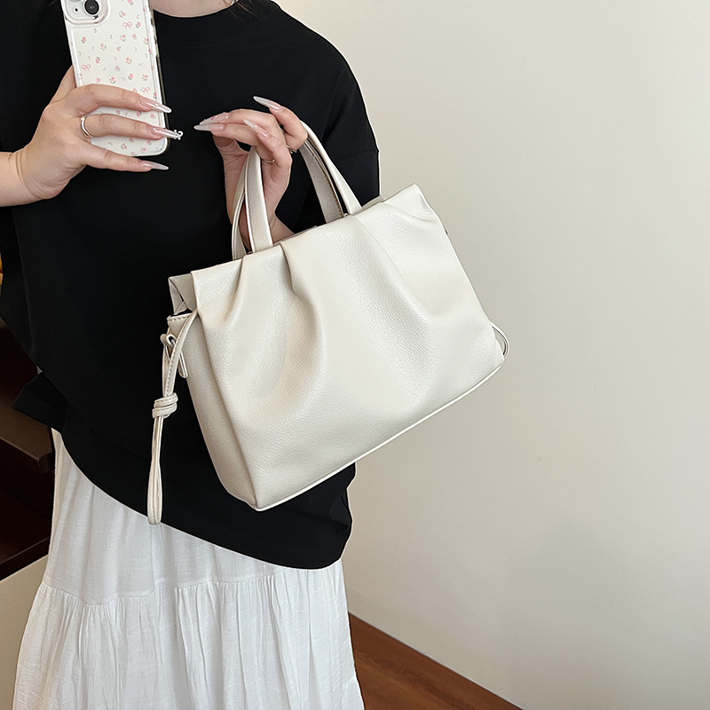 Trendy crossbodytas van PU-lee - Leatherwork Workshop recensie en prijs
